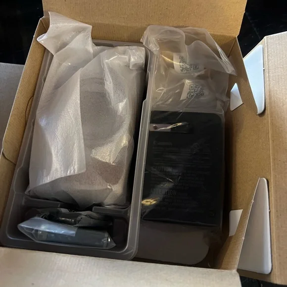 Canon SX740 HS Silver Digital Camera - Picture 6 of 16